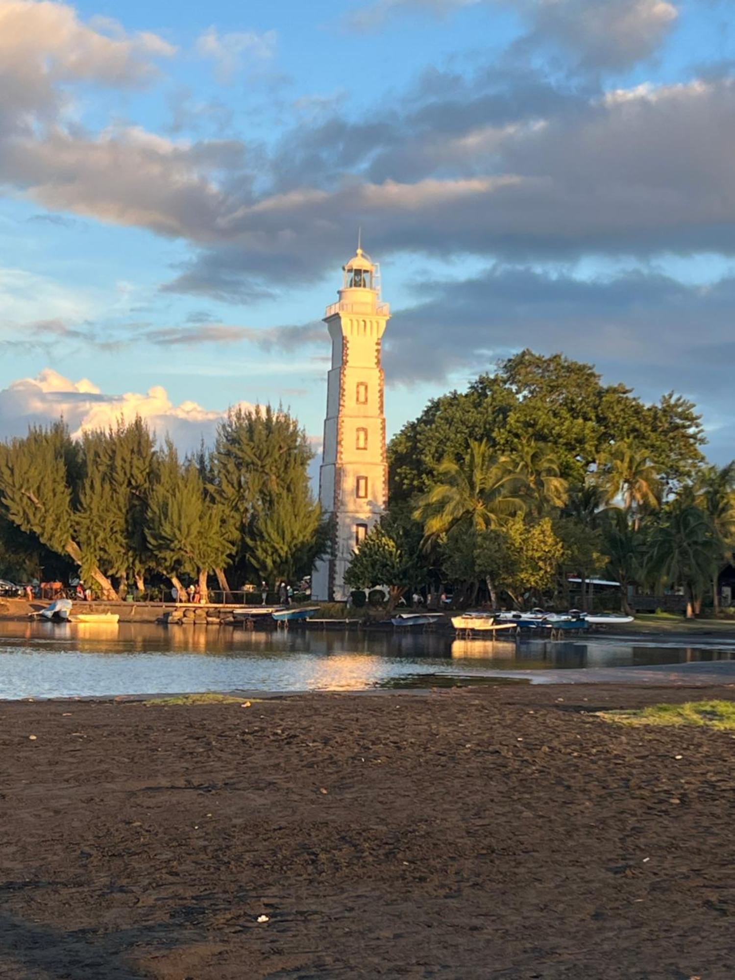 La Maison Pres Du Phare Mahina Luaran gambar